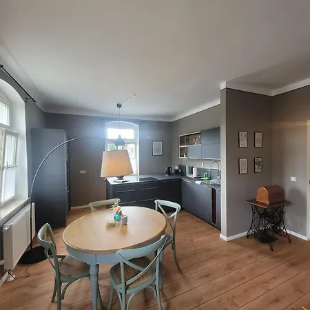 Kutscherhaus Mit 2 Schlafzimmer Im Zentrum Von *