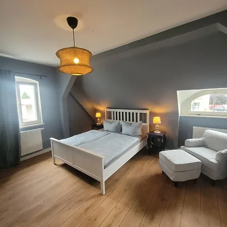 Kutscherhaus Mit 2 Schlafzimmer Im Zentrum Von Senftenberg