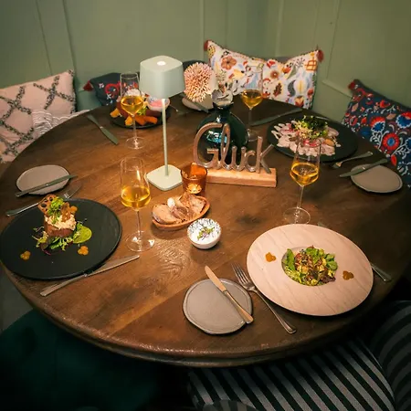 Kutscherhaus Mit 2 Schlafzimmer Im Zentrum Von Сasa de vacaciones Senftenberg