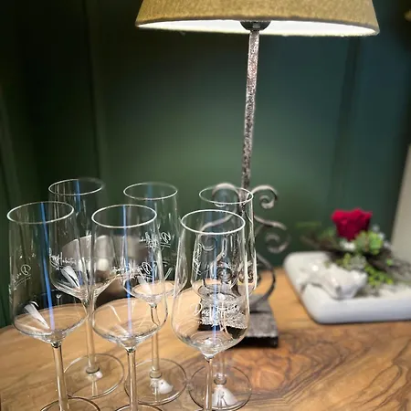 Kutscherhaus Mit 2 Schlafzimmer Im Zentrum Von Сasa de vacaciones Senftenberg